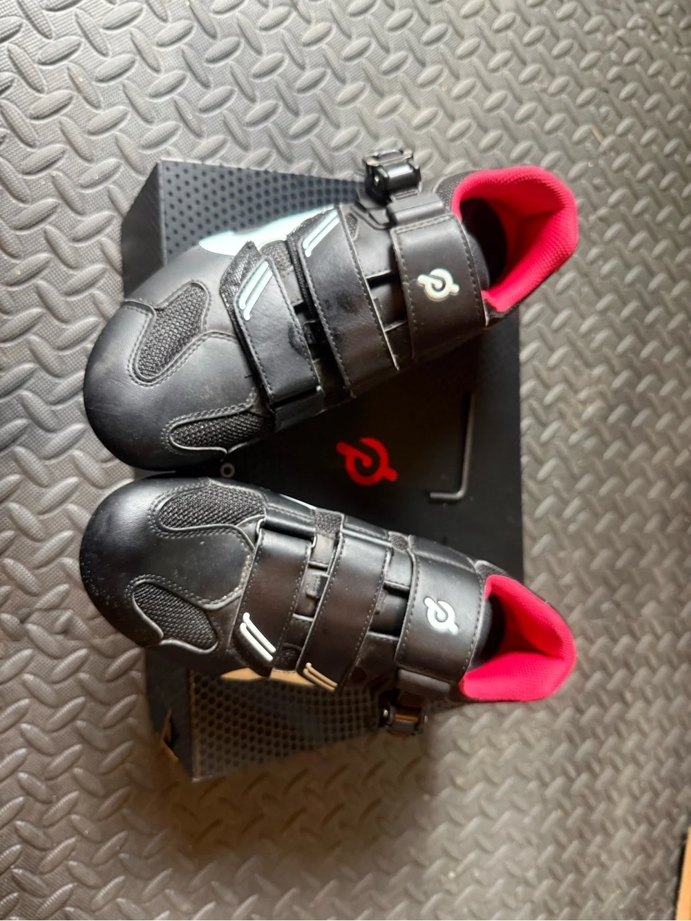 Peloton Cycling Shoes - Size 9 Mens, 42 EU - Black/ Red - Great Condition.